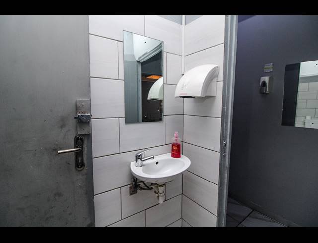 391M² BUSINESS FOR SALE IN UITENHAGE CENTRAL